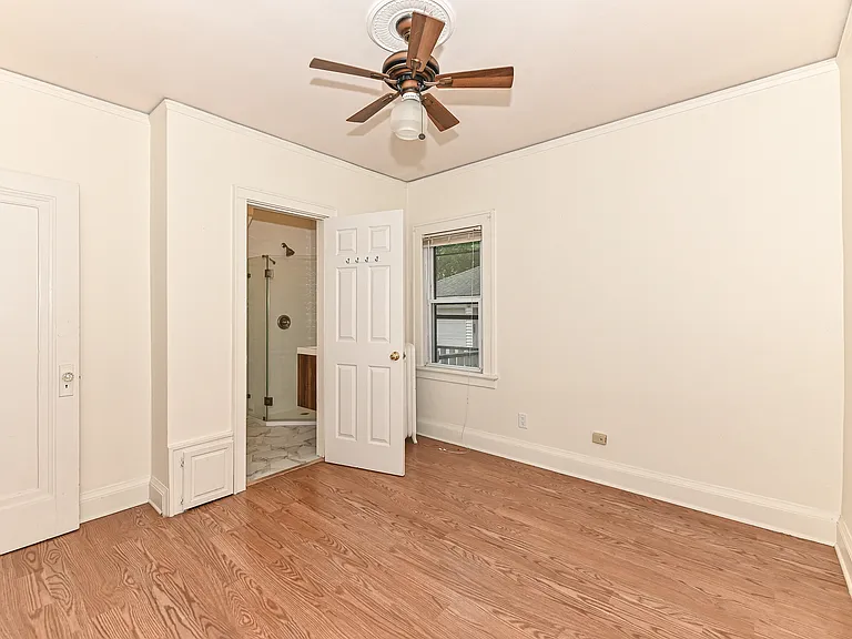 bedroom1-dedicated-fullbath