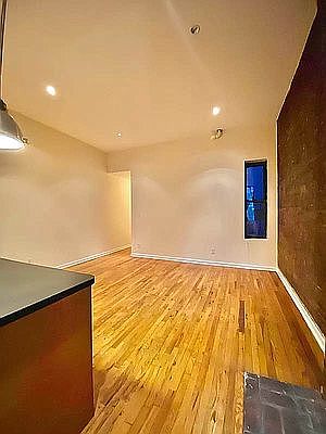 5th image of 239 W 21st St APT 1C