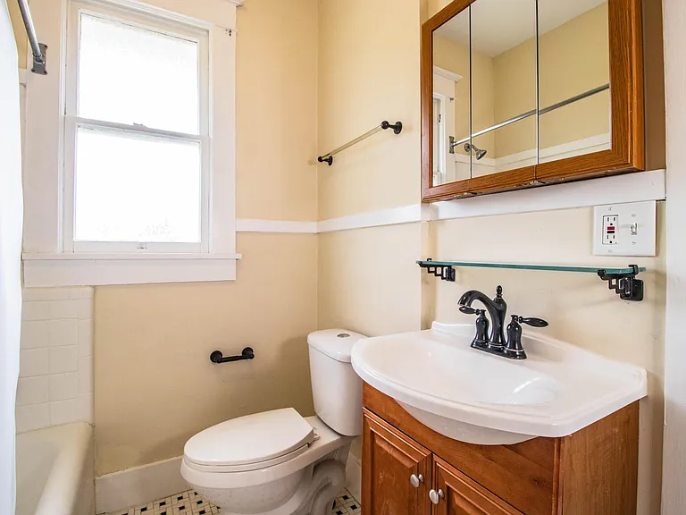 412 E Tillman Ave — Photo 24