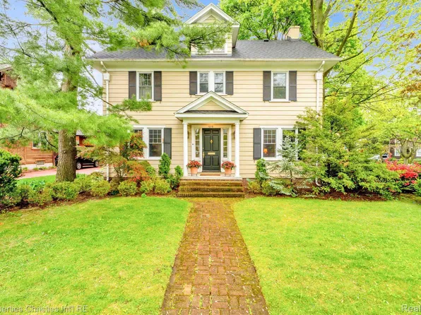 1016 Knox St, Birmingham, MI 48009