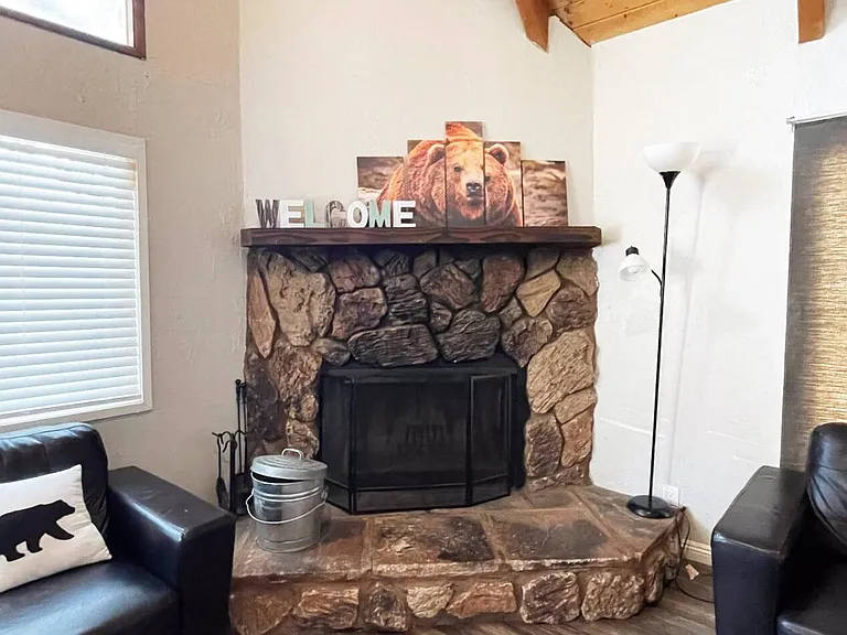 858 Pine Ln — Photo 11