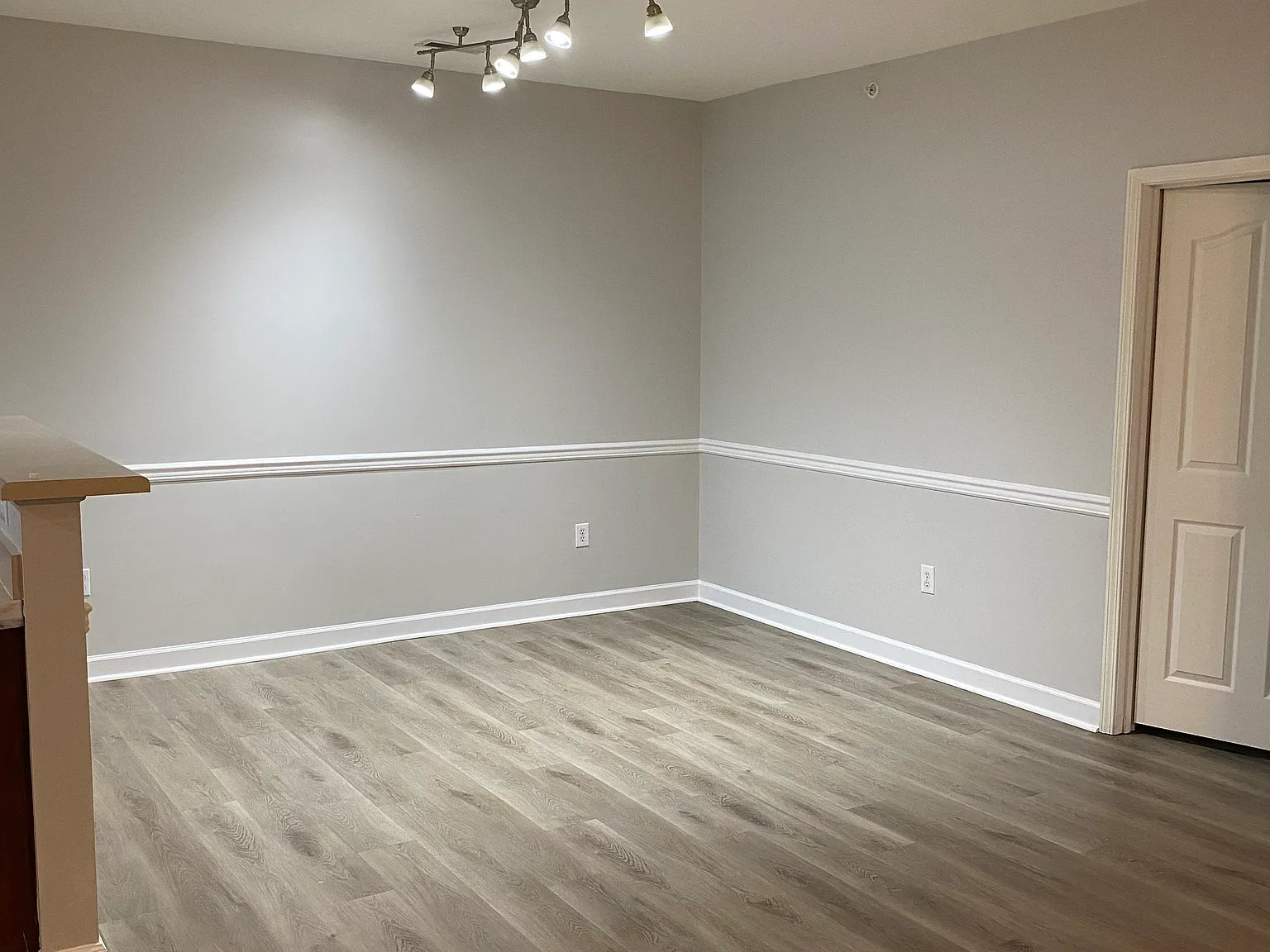 10671 Hill Point Ct — Photo 2