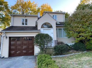 15 Ridgeway Cir, White Plains, NY 10605
