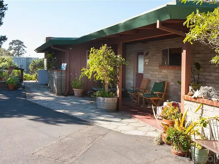 422 Culebra St — Photo 3