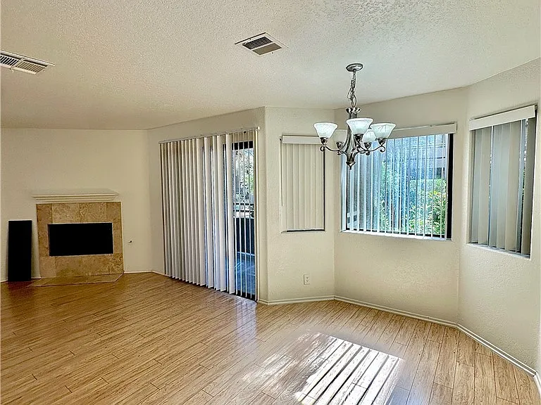 5042 Rainbow Blvd #106 — Photo 2