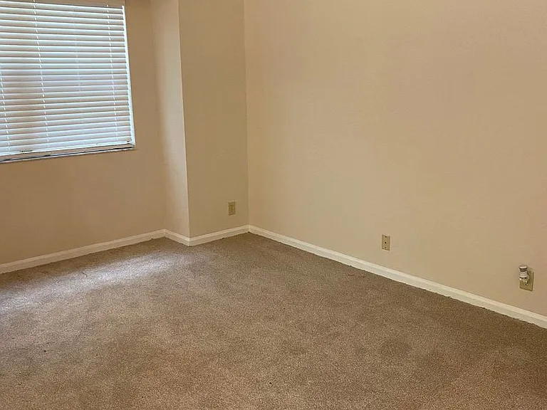 Crystal Pointe I — Photo 56