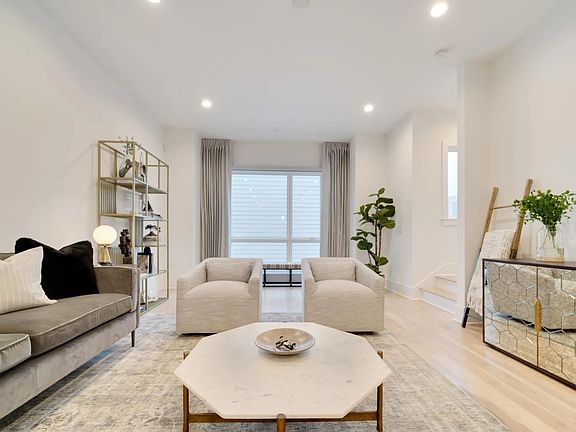 4th image of 1020 Scovel St #A