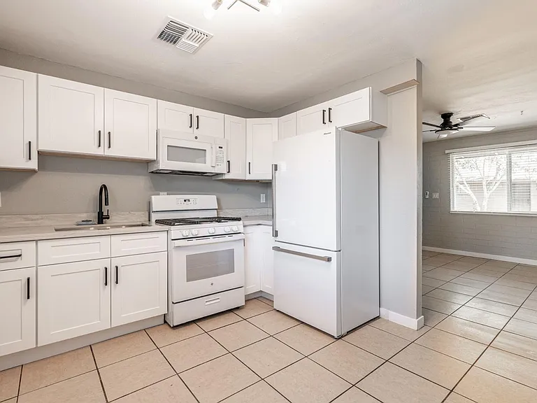 4421 N 23rd Ave #2 — Photo 5
