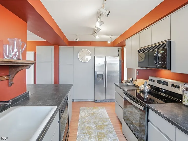 13900 Shaker Blvd #1012 — Photo 8