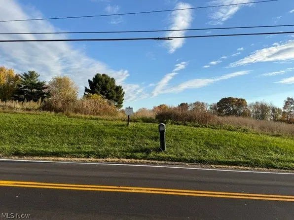 Orrville St NW, Massillon, OH 44647