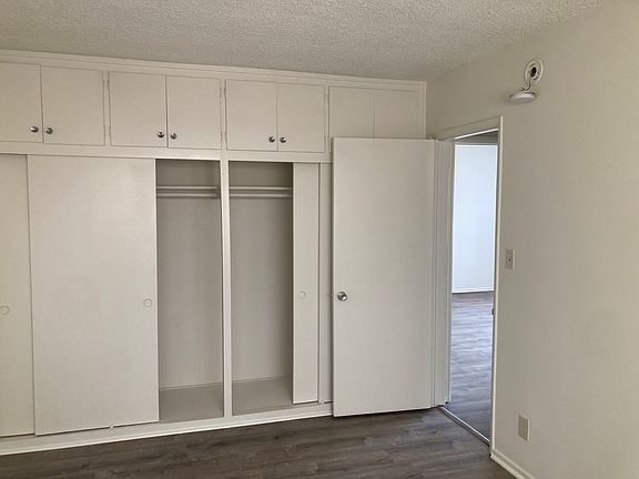 5th image of 11624 Hamlin St APT 14