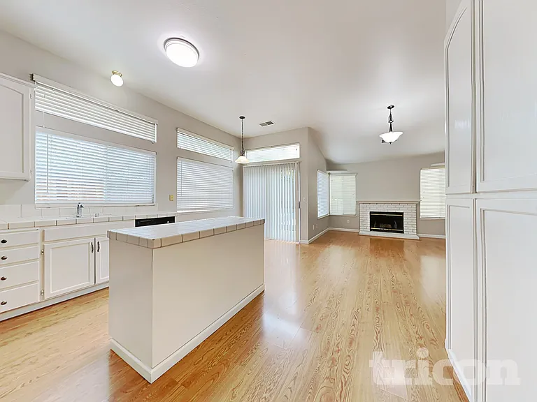 1436 Northwood Dr — Photo 6