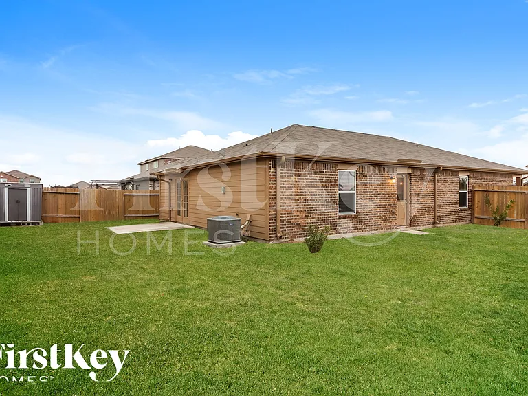 2301 Starboard Sail Dr — Photo 18