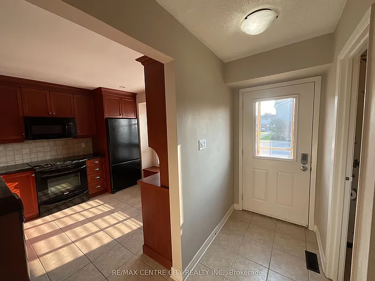 89 Highview Ave E #39 — Photo 2