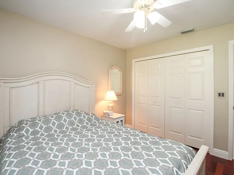 333 Wentworth Ct — Photo 30