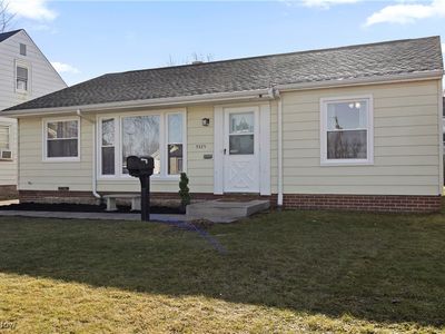 3325 Commonwealth Dr, Parma, OH, 44134