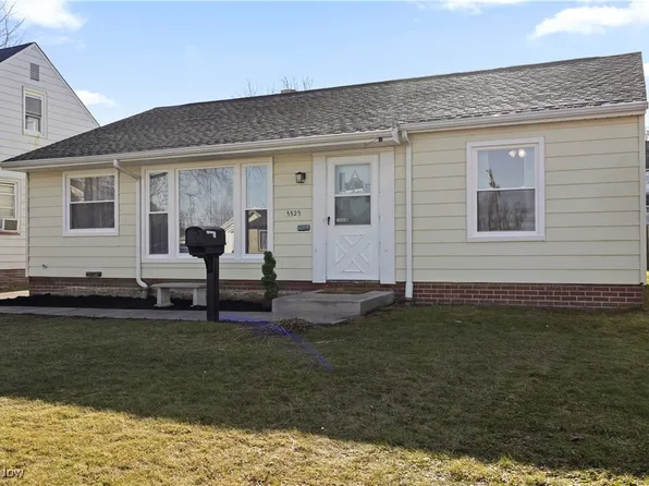 3325 Commonwealth Dr, Parma, OH 44134