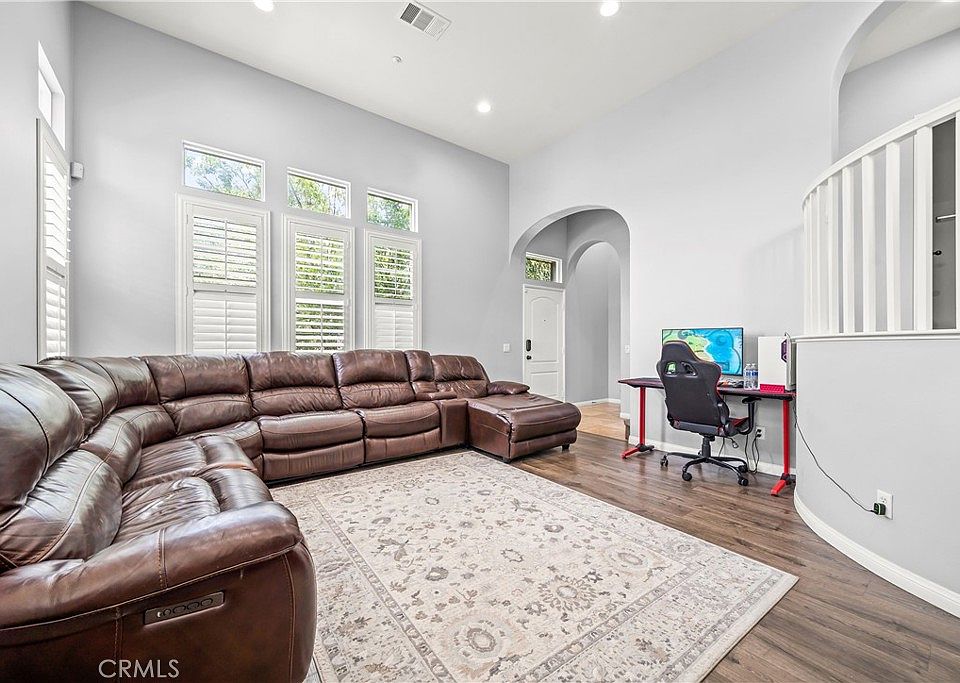 1st image of 4424 Owens St Unit 106