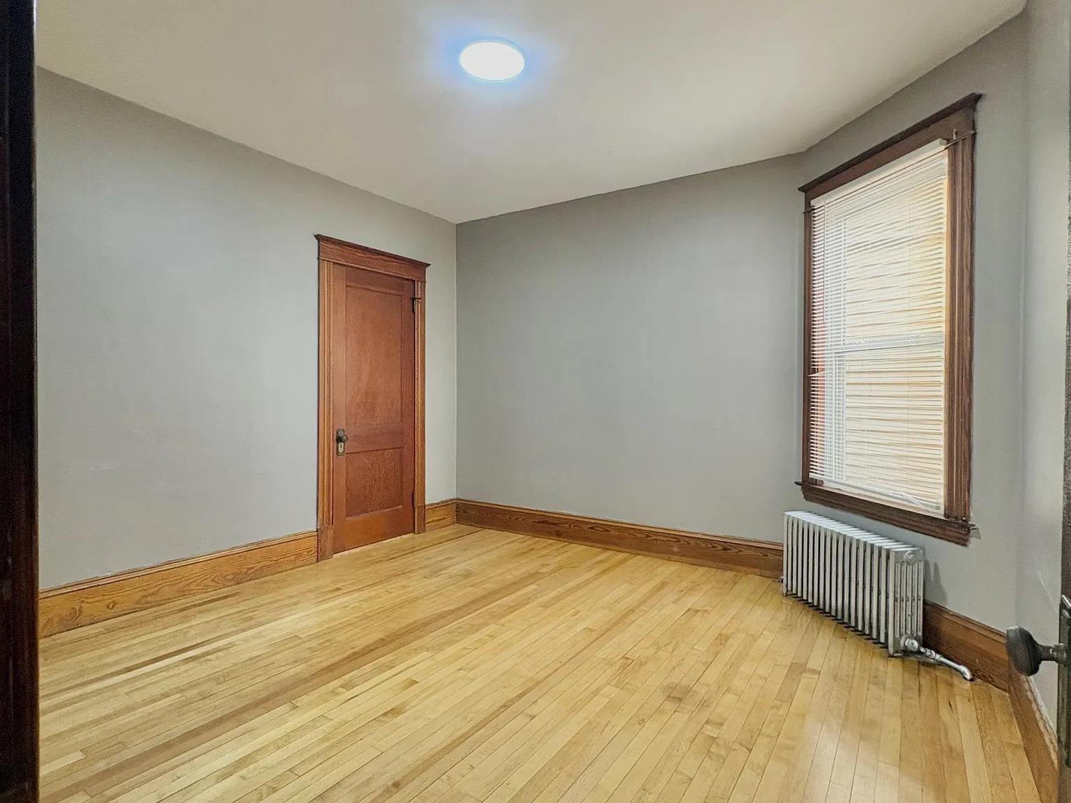 4 bed, $1,880 — Photo 2