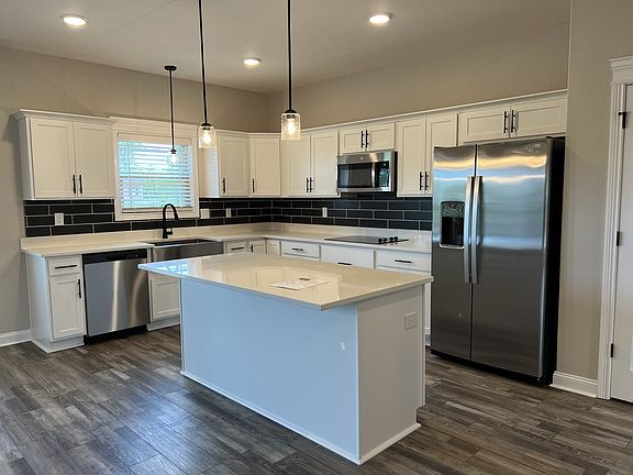 2nd image of 285 Bluebell Dr
