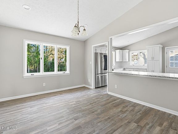 5th image of 1431 Cumberland Circle