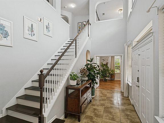 4th image of 6501 Texana Way