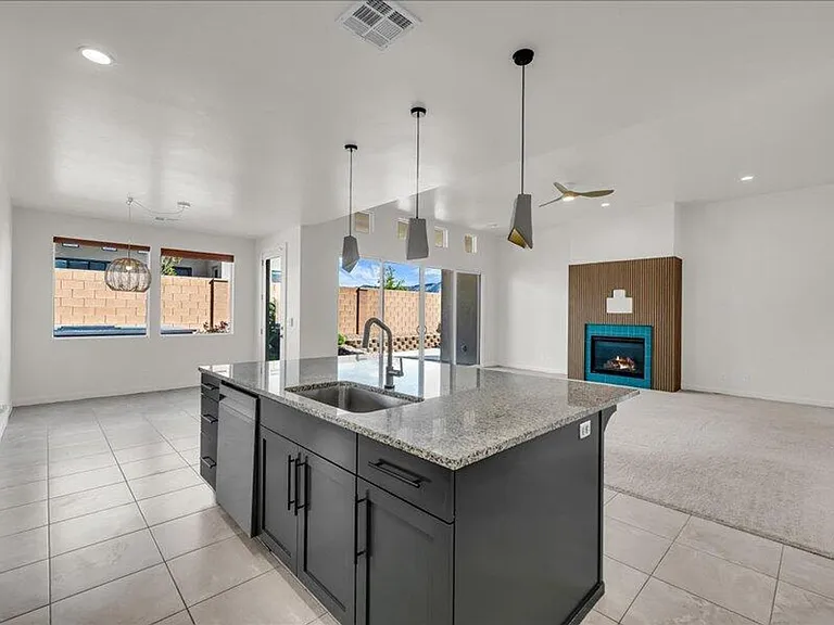 1336 W Firepit Knoll Dr — Photo 5