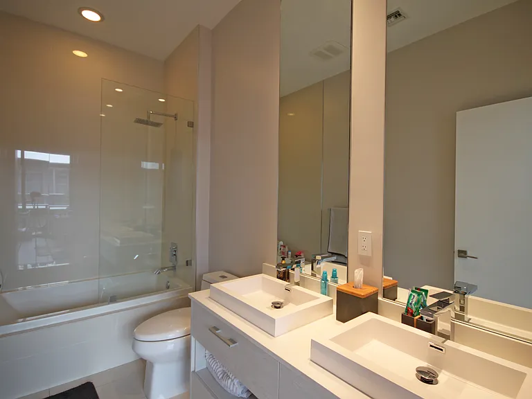 45 SW 9th St #4608 — Photo 11