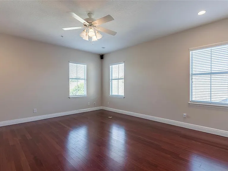 1608 Hanks Ave — Photo 28
