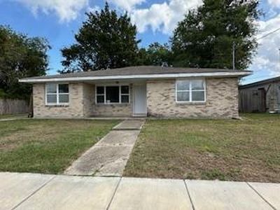 5019 Sierra Madre Dr, New Orleans, LA, 70127