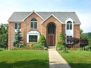 1480 Paragon Pl, Pittsburgh, PA