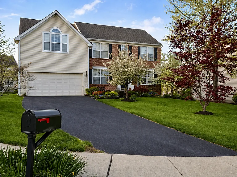 26 Adamson Ct — Photo 1