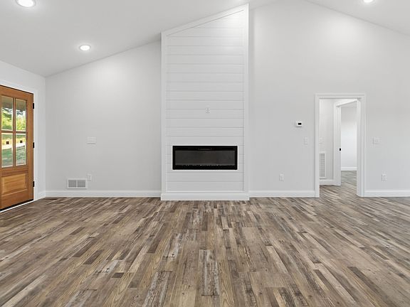 2nd image of 40 Elrod Denny Rd