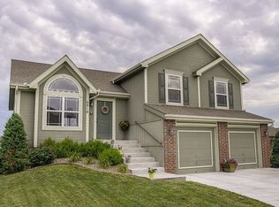6910 NE 113th Ter, Kansas City, MO 64156