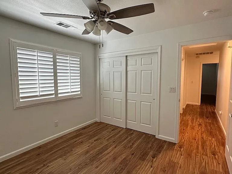 2207-2213 N Vickie Ct — Photo 21