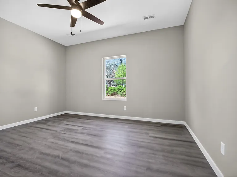 42 Whitley Ln — Photo 6