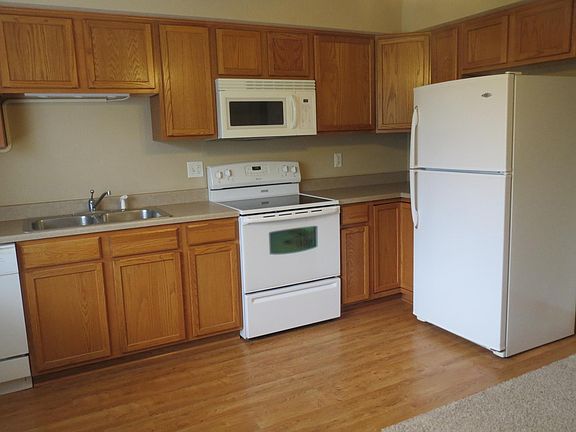 3rd image of 314 Grandview Ct