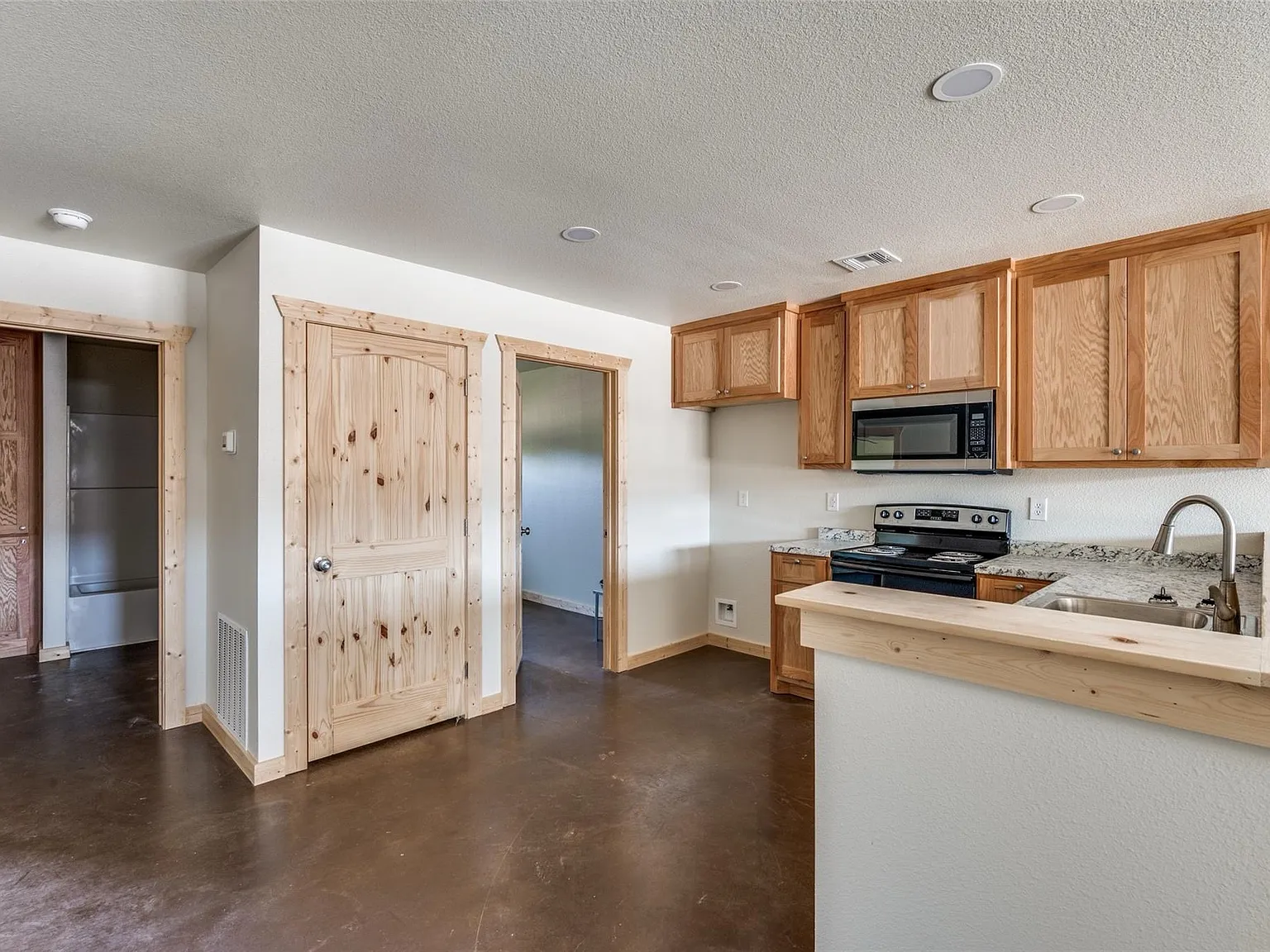 3 bed, 1242 sqft, $1,150 — Photo 4