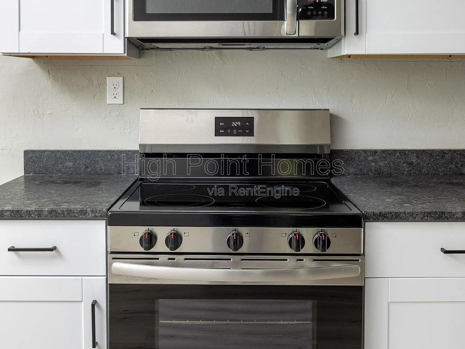 2 bed, 1.0 bath, $1,150 — Photo 2