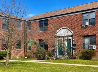 196-40 67th Ave #2, Fresh Meadows, NY 11365