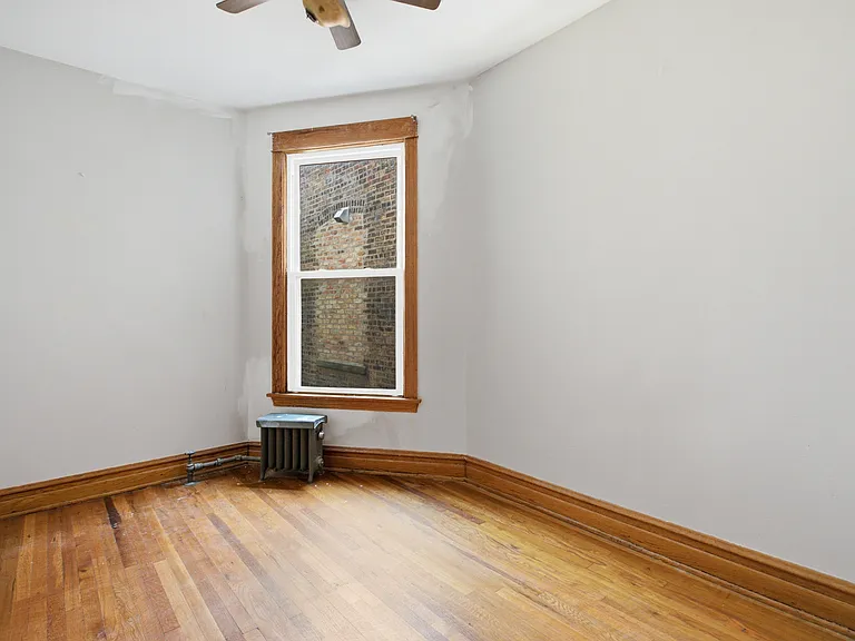 1213 W Addison St #1 — Photo 6
