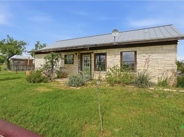 127 Offer Ln, Llano, TX 78643