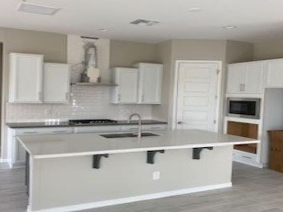 2nd image of 17895 W Tanglewood Dr
