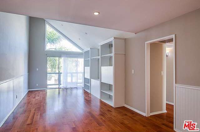 1st image of 1741 Granville Ave APT 212