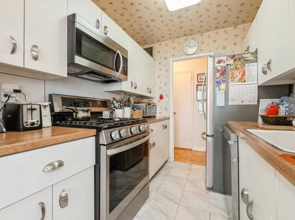 166-25 Powell Cove Boulevard image 21 of 42