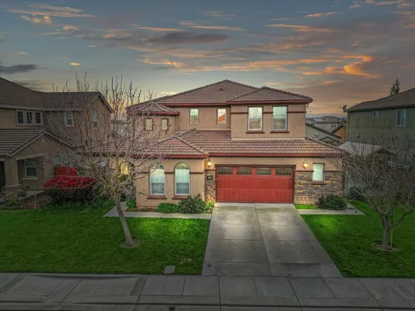 910 Glen Abbey Dr, Manteca, CA 95336