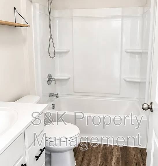 112 Overstreet Ct — Photo 3