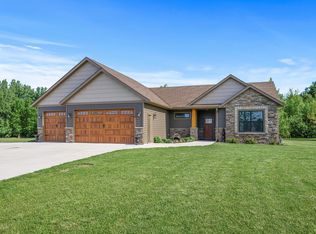 1009 Birch Ave NE, Montgomery, MN 56069