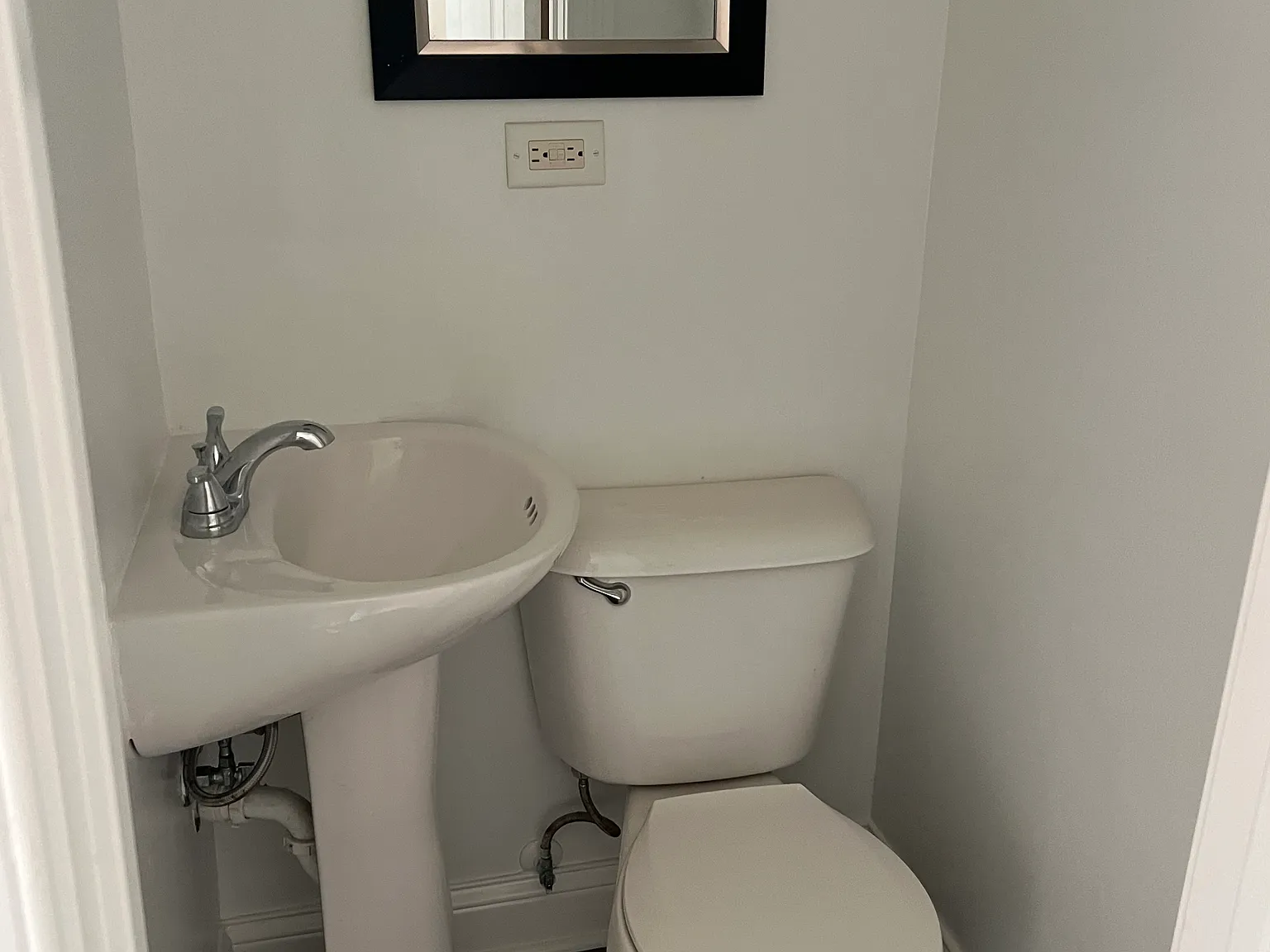 3 bed, 1.5 bath, 1000 sqft, $1,800 — Photo 3