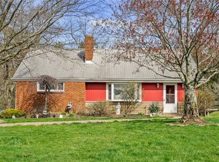 220 S Chapel Dr, Wexford, PA 15090